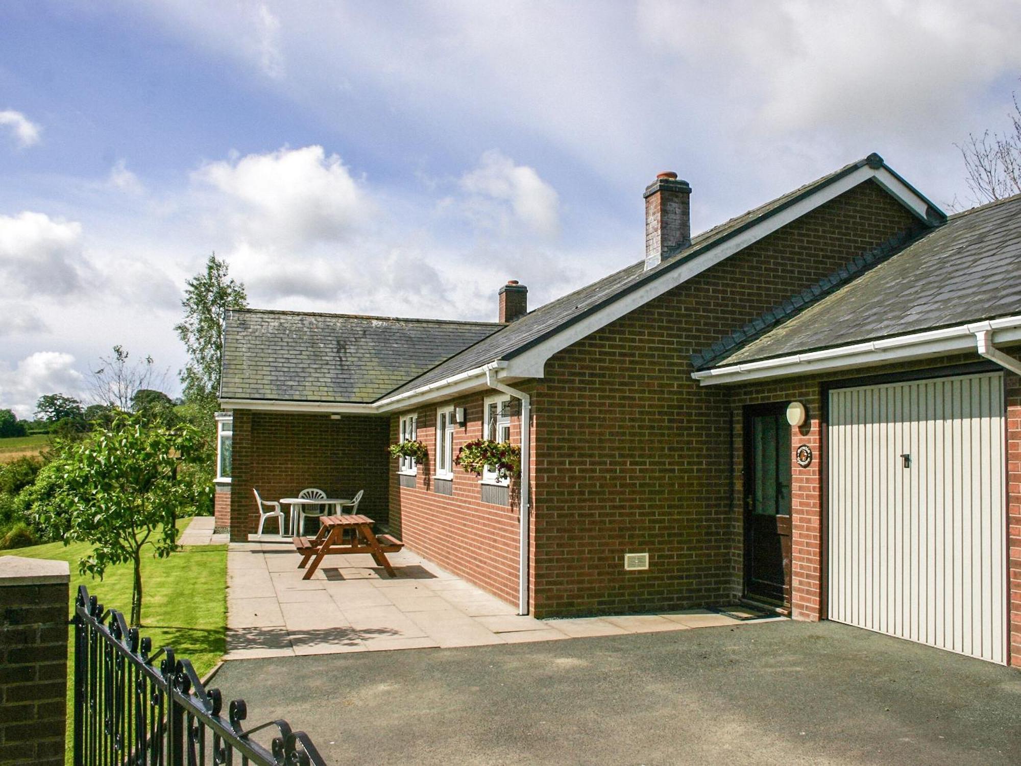 Gwynfan Bungalow Nantmel Exterior photo